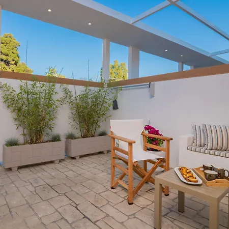 Suncourt Lux Apartment *