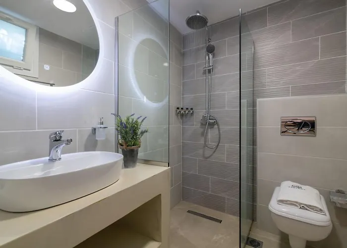 Suncourt Lux Apartment *